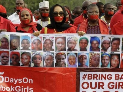 Manifestación en Nigeria durante el primer aniversario del secuestro de las niñas de Chibok.