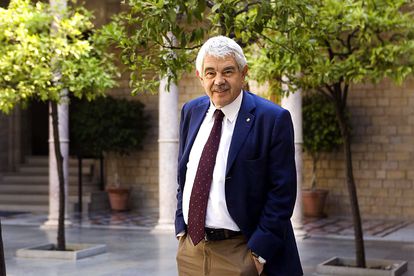 El expresidente de la Generalitat, Pasqual Maragall, en el Pati dels Tarongers, en una imagen de julio de 2006. / JOAN SÁNCHEZ
