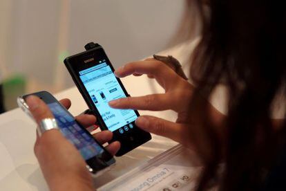 Modelo de móvil de última generación en el Mobile World Congress celebrado en Barcelona