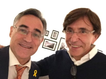 El selfie de la discordia entre el eurodiputado Ramon Tremosa y el ex primer ministro belga Elio di Rupo.