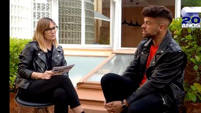 Noemí Galera y Ricky Merino, en uno de los programas en línea publicados en el canal de YouTube de 'Operación Triunfo'.
