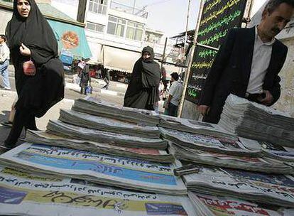 Quiosco de prensa en Teherán.
