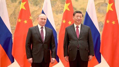 El presidente ruso, Vladímir Putin, y su homólogo chino, Xi Jinping, durante su último encuentro, el 4 de febrero en Pekín.