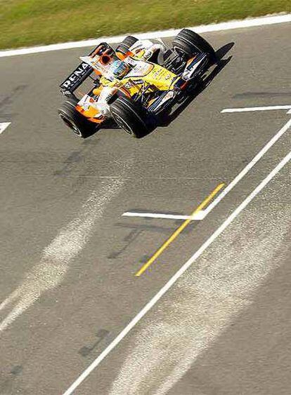 Alonso, durante los entrenamientos en Silverstone