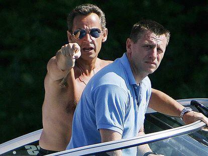 Sarkozy se enfada con los fotógrafos