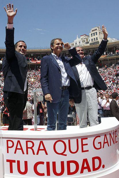 Jorge Alarte, Zapatero y Joan Calabuig, en Valencia.