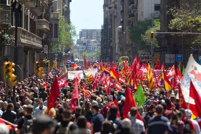 La manifestación del Primero de Mayo recorre las calles de Barcelona.