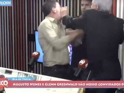 En vídeo, la pelea entre los periodistas.
