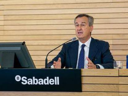 César González-Bueno, consejero delegado de Banco Sabadell, durante una rueda de prensa de la entidad.