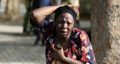 Familiar de una de las víctimas de los atentados perpretados el pasado lunes por Boko Haram.