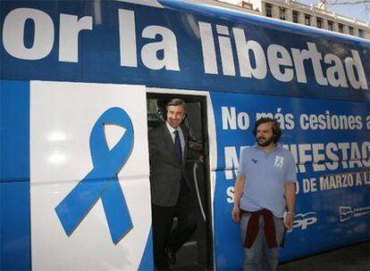 Acebes en el autobús.