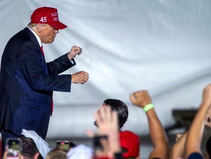 El expresidente de Estados Unidos, Donald Trump, durante un mitin en Florida, este domingo.