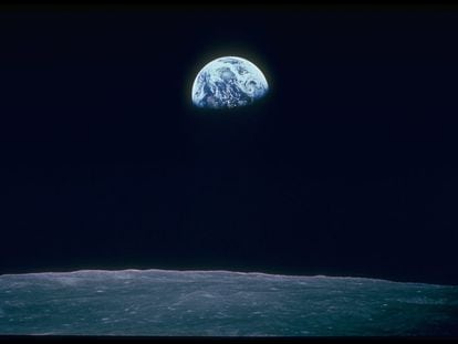 Vista del la Tierra con la curva de la Luna en primer plano, desde el 'Apollo 8'.