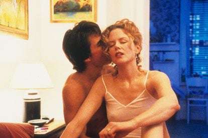 Nicole Kidman interpreta a Alice Harford y Tom Cruise a su marido, Bill, en Eyes Wide Shut, que se estrenó en 1999.
