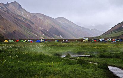 Camping de Landmannalaugar, inicio de la ruta de cinco días hacia Porsmork.