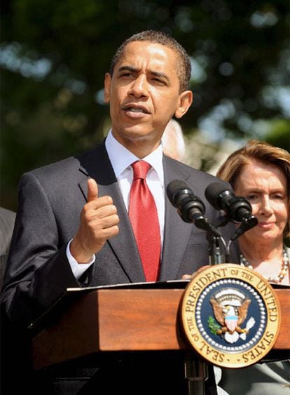 Barack Obama pronuncia un discurso en los jardines de la Casa Blanca.