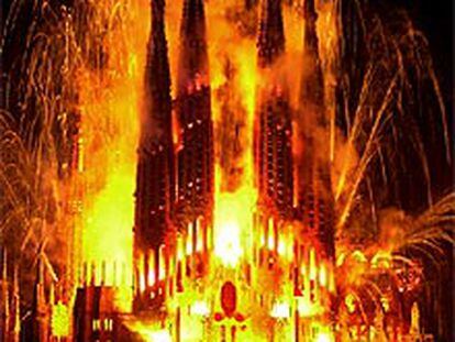 <i>Un día con Gaudí</i> se cerró con La Sagrada Familia envuelta por los fuegos artificiales.