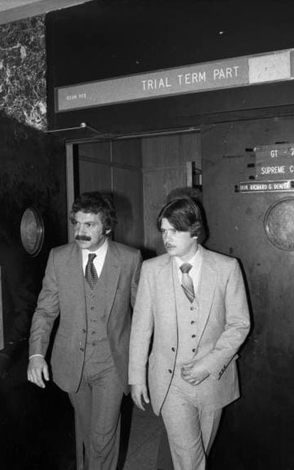 Craig Crimmins y su abogado en 1981.