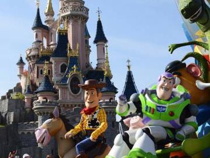 En sus 25 a&ntilde;os de actividad, Disneyland Par&iacute;s solo ha obtenido beneficios entre 1995 y 2001.  