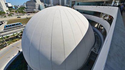 El Museo de Ciencias Phillip and Patricia Frost acaba de inaugurarse en Miami, Florida.