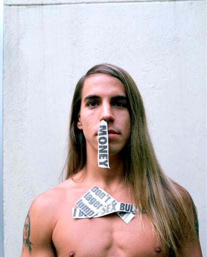Retrato de Anthony Kiedis, vocalista de Red Hot Chili Peppers, en 1990.