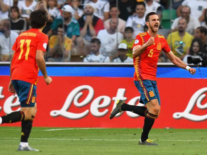 Fabián celebra el primer tanto de España.