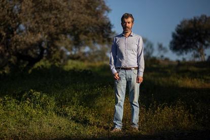 José Antonio Lozano, concejal y líder del PP en el Ayuntamiento de Nerva (Huelva), que deja el cargo porque la Junta no cierra el vertedero local.