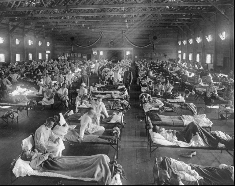 Hospital de emergencia para la gripe de 1918 en Kansas (EE UU).