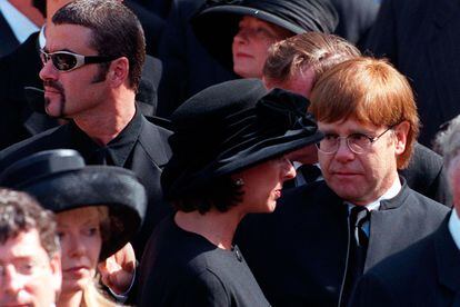 Elton John y George Michael en el funeral de Diana.