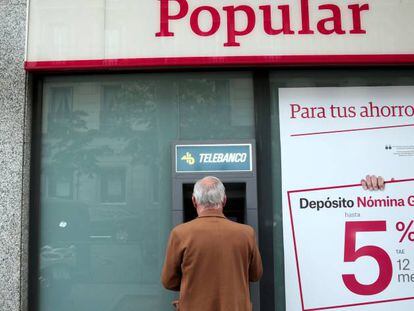 Imagen de un cajero automático de una oficina de Banco Popular, ahora integrado en Santander. 