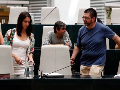 Rita Maestre, Sánchez y Mato en un Pleno extraordinario en el Ayuntamiento.