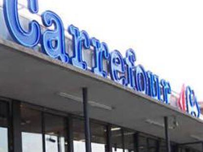 Fachada de un supermercado de Carrefour