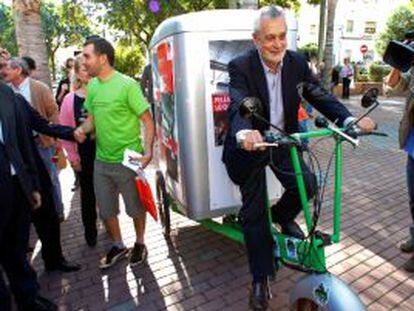 El presidente de la Junta de Andalucía, José Antonio Griñán, en un acto electoral en Almería.