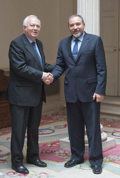 Moratinos y Lieberman, en el palacio de Viana.