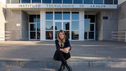 Esther Borao, en la puerta del Instituto Tecnológico de Aragón, del que es directora.