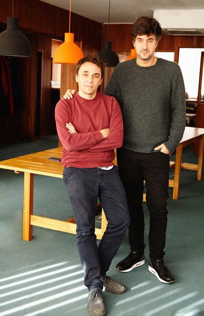 Nicolás Méndez (izquierda) y Lope Serrano, de la productora Canadá, en una foto de cortesía.