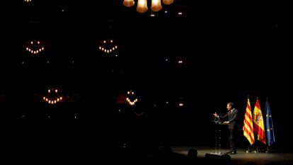 El presidente del Gobierno, Pedro Sánchez, pronuncia en el Teatre del Liceu de Barcelona la conferencia "Reencuentro: un proyecto de futuro para toda España", ante representantes políticos y de la sociedad civil, en vísperas de indultos a los líderes del procés presos.