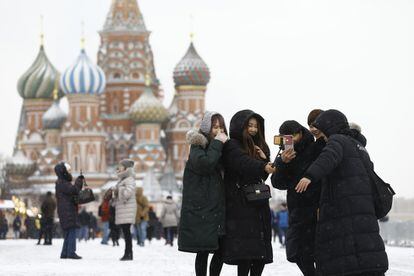 Según el ángulo que se tome, un selfi en la Plaza Roja de Turismo de Moscú