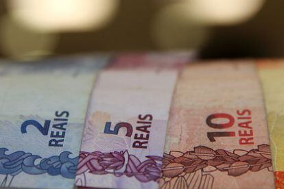 Brasil, que tiene un gran déficit fiscal, decrecerá un 2,5% sobre el PIB en 2016, según el Banco Mundial. EFE/Archivo