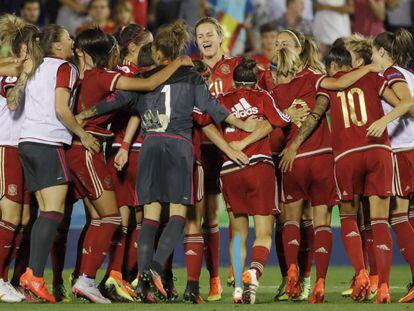 Las jugadoras celebran el triunfo ante Finlandia.