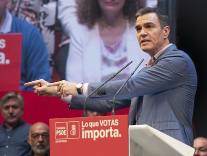 El presidente del Gobierno, Pedro Sánchez, en un acto de campaña del PSOE en Santander el 22 de mayo.