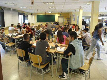 Aula de un instituto de enseñanza secundaria de Madrid, en una imagen de archivo.