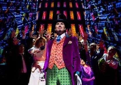El actor Douglas Hodge, como Willy Wonka, en el musical &#039;Charlie y la f&aacute;brica de chocolate&#039; en el Teatro Real Drury Lane, en Londres