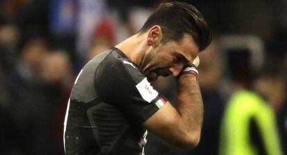 Buffon, llorando, tras caer eliminado con Italia.