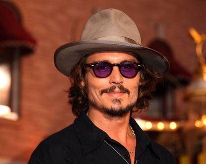 Johnny depp con lentes hot sale