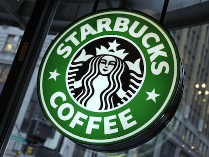 Una cafetería de Starbucks en Nueva York