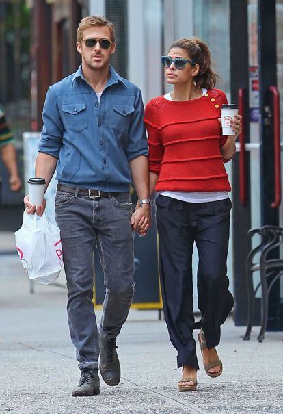 El set de la película ‘El lugar más allá de los pinos’, en 2012, fue el nido de amor entre Eva Mendes y Ryan Gosling. Empezaron a salir durante el rodaje y ahora tienen dos hijas. 