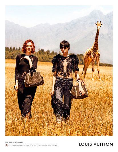 LOUIS VUITTON: SPIRIT OF TRAVEL PRIMAVERA 2014. Con Vuitton nos trasladó a Sudáfrica, junto a Edie Campbell y Karen Elson. Carine Roitfeld, con la que trabajó asiduamente a lo largo de toda su carrera, se encargó del estilismo.