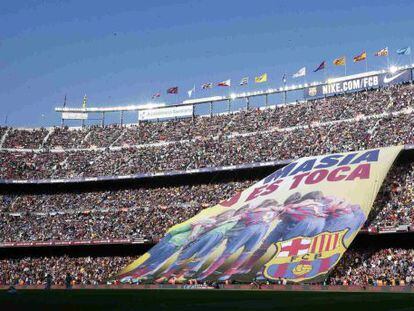 La pancarta del Camp Nou ante el Betis.