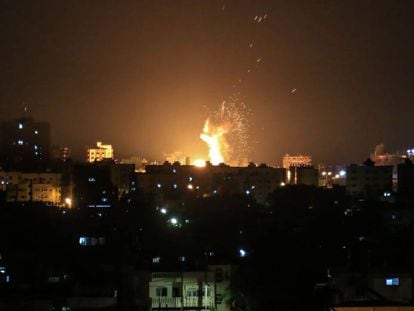 Ataque israelí en el norte de Ciudad de Gaza, este miércoles.